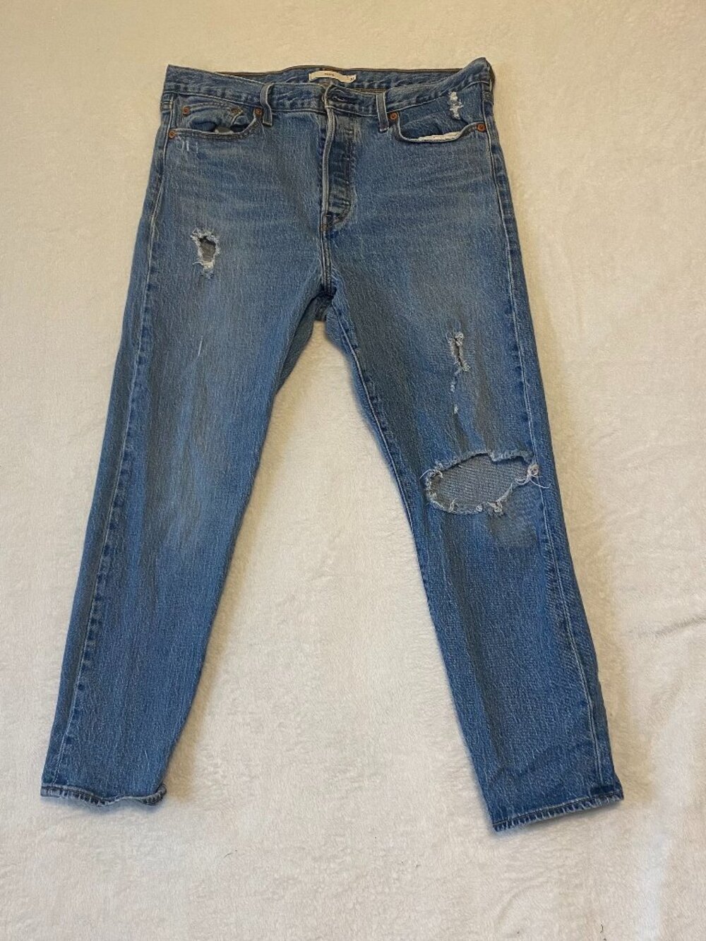 Levi's Wedgie Straight Distressed Jeans Size 32 Cropped Button Fly